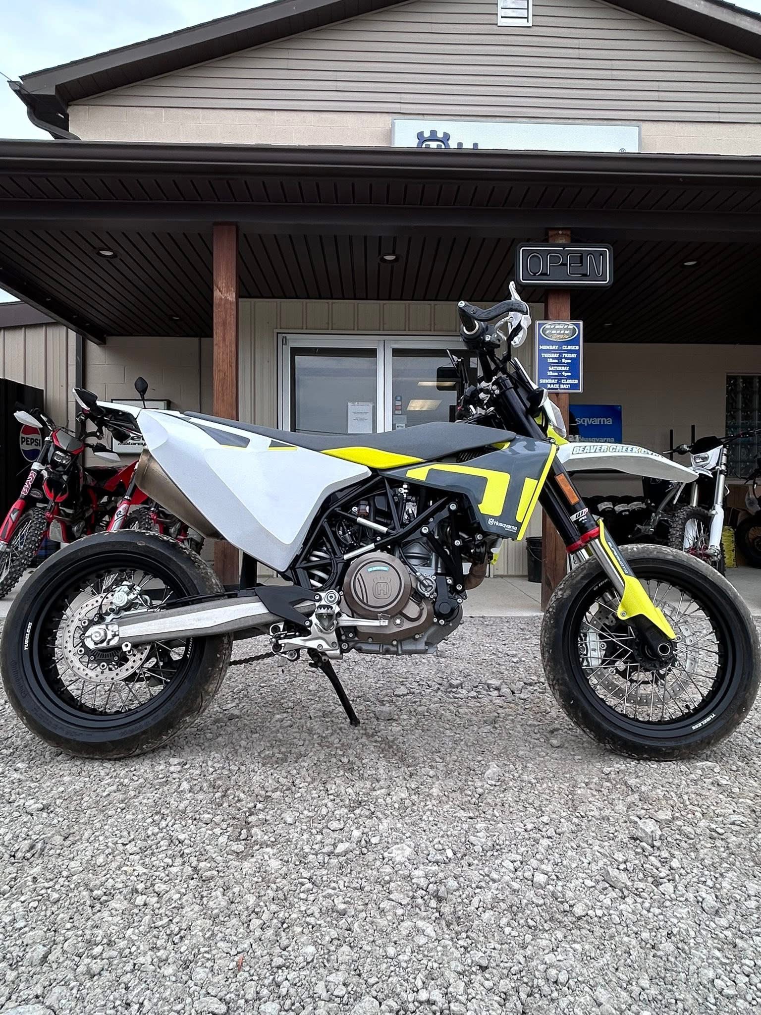 Husqvarna Supermoto 701